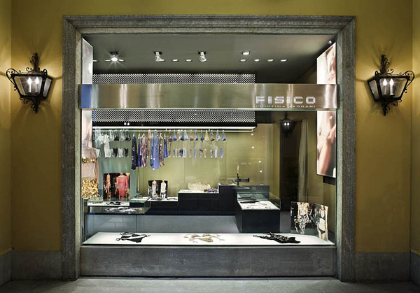 Retail Via Montenapoleone-005